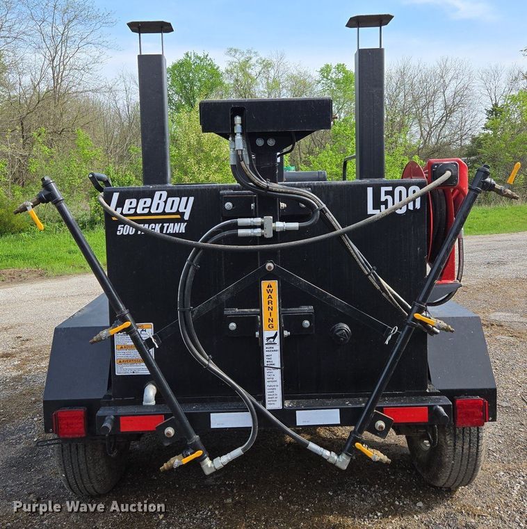 image for item EN3653 2018 LeeBoy 500 Tack Tank asphalt distributor trailer