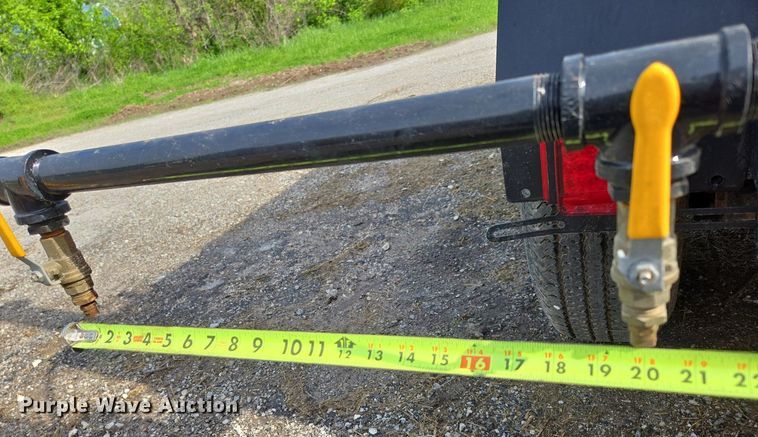 image for item EN3653 2018 LeeBoy 500 Tack Tank asphalt distributor trailer