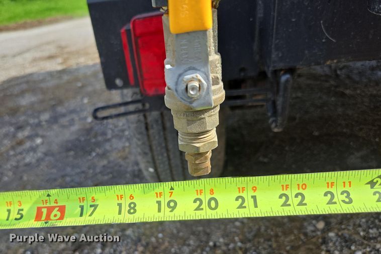 image for item EN3653 2018 LeeBoy 500 Tack Tank asphalt distributor trailer