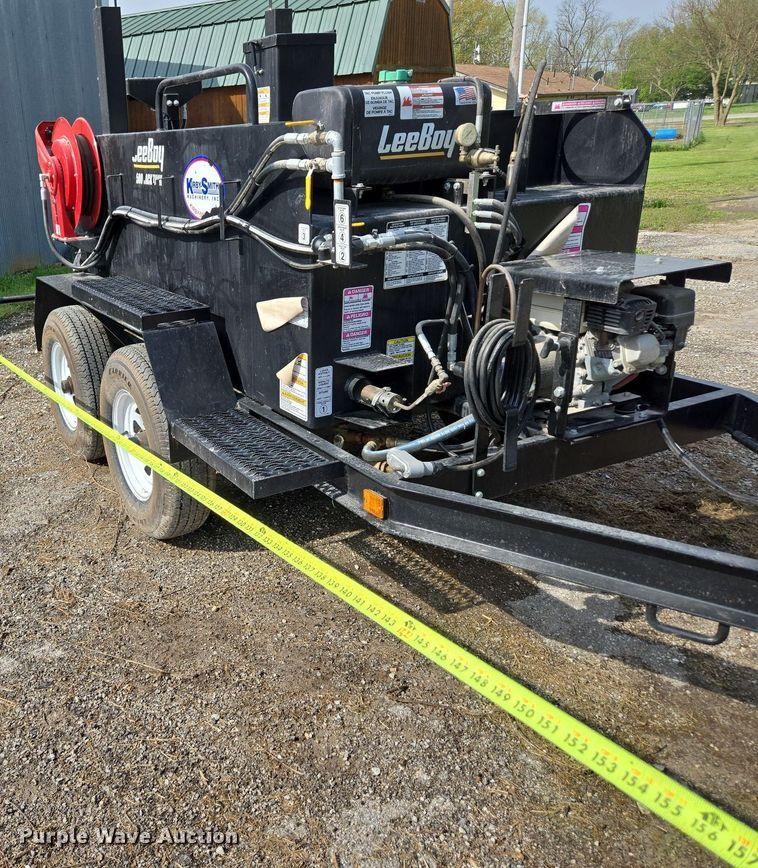 image for item EN3653 2018 LeeBoy 500 Tack Tank asphalt distributor trailer