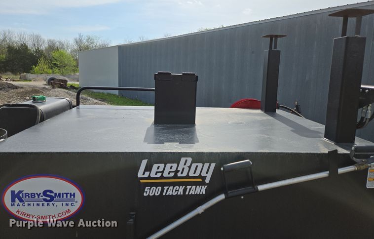 image for item EN3653 2018 LeeBoy 500 Tack Tank asphalt distributor trailer