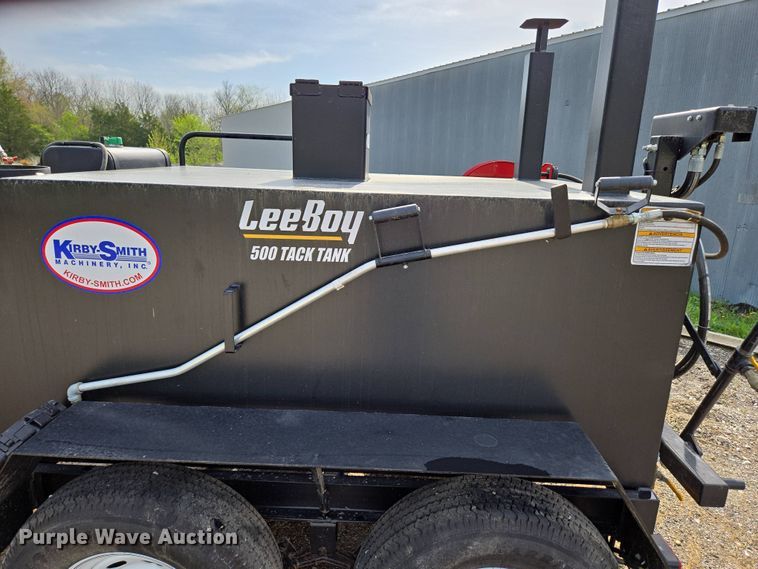 image for item EN3653 2018 LeeBoy 500 Tack Tank asphalt distributor trailer