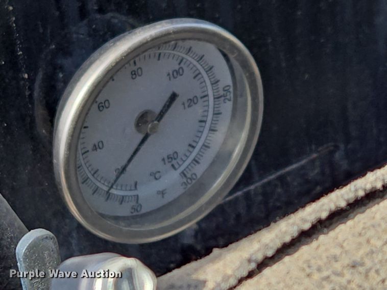 image for item EN3653 2018 LeeBoy 500 Tack Tank asphalt distributor trailer