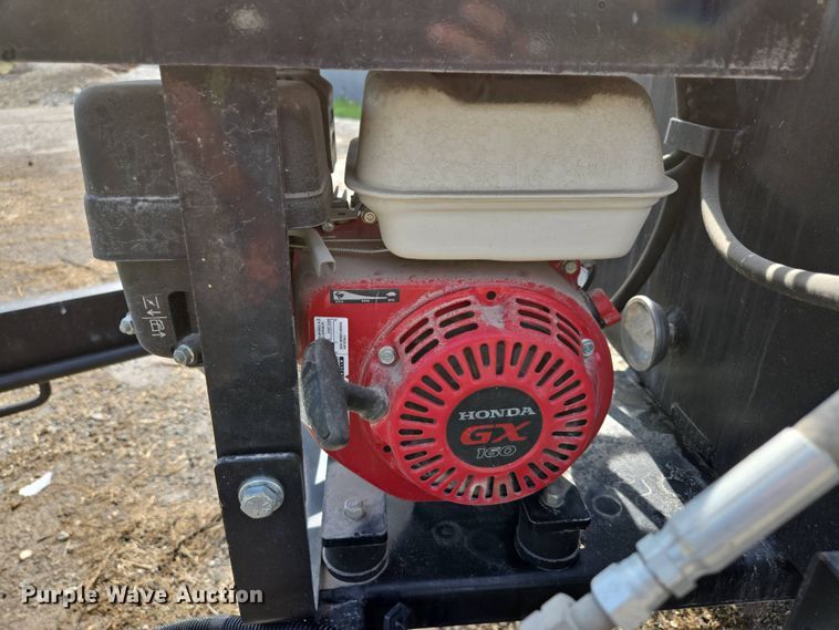 image for item EN3653 2018 LeeBoy 500 Tack Tank asphalt distributor trailer