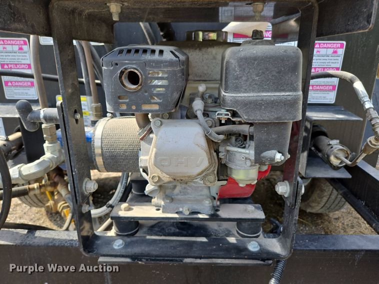 image for item EN3653 2018 LeeBoy 500 Tack Tank asphalt distributor trailer