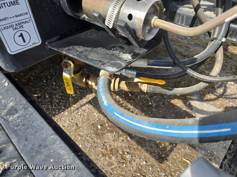 image for item EN3653 2018 LeeBoy 500 Tack Tank asphalt distributor trailer