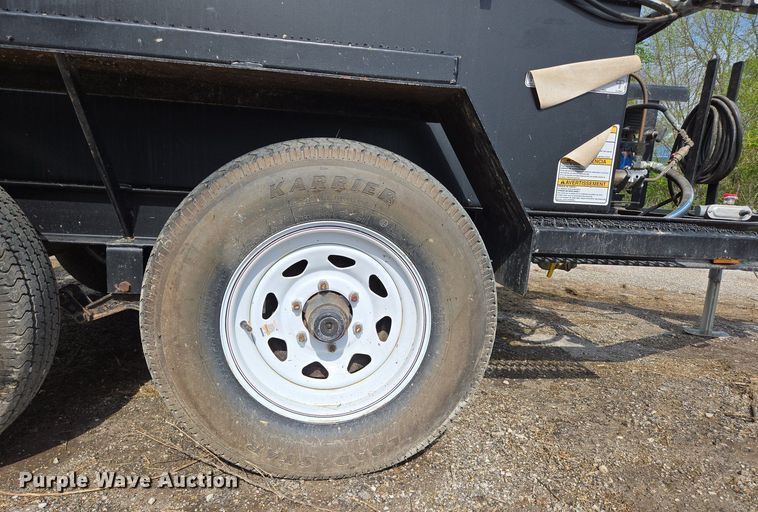 image for item EN3653 2018 LeeBoy 500 Tack Tank asphalt distributor trailer