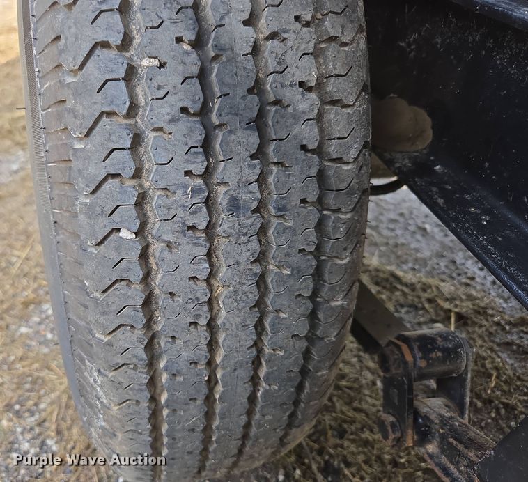 image for item EN3653 2018 LeeBoy 500 Tack Tank asphalt distributor trailer