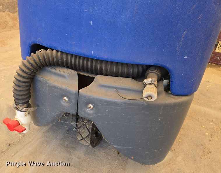 image for item EN8925 Chariot  IScrub  floor scrubber 