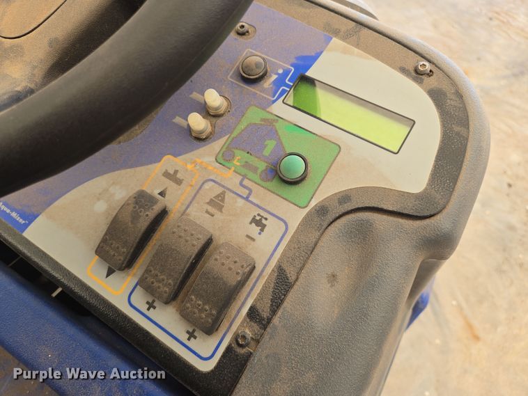 image for item EN8925 Chariot  IScrub  floor scrubber 