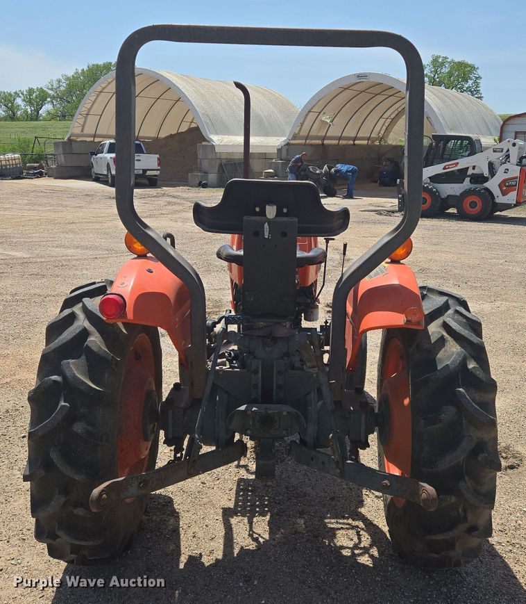 image for item EN8926 Kubota L2050 tractor