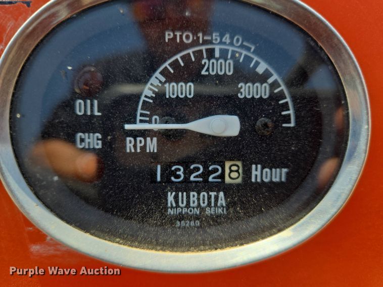 image for item EN8926 Kubota L2050 tractor