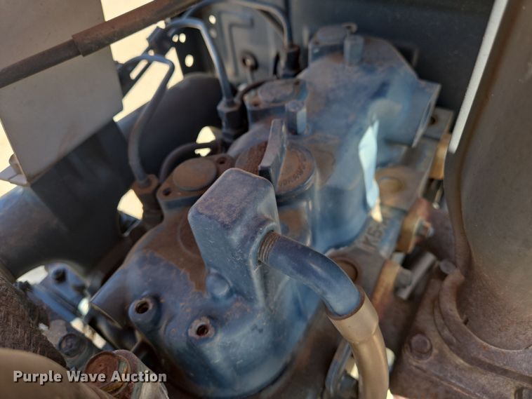 image for item EN8926 Kubota L2050 tractor