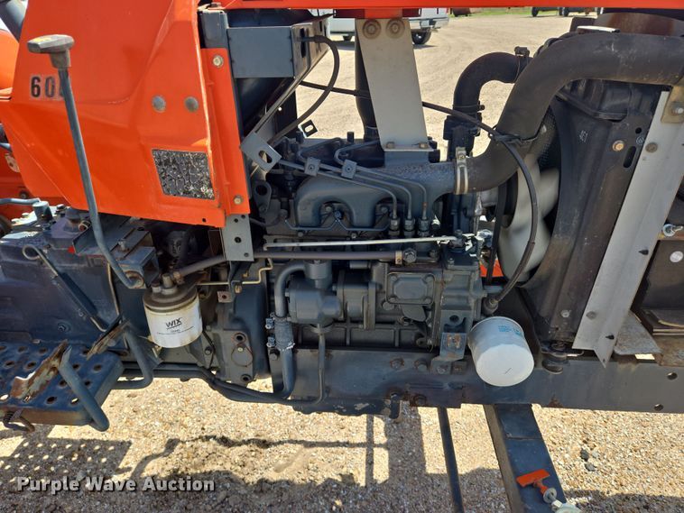image for item EN8926 Kubota L2050 tractor