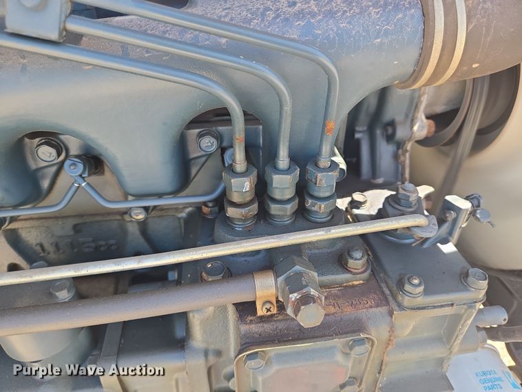 image for item EN8926 Kubota L2050 tractor