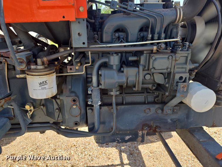 image for item EN8926 Kubota L2050 tractor