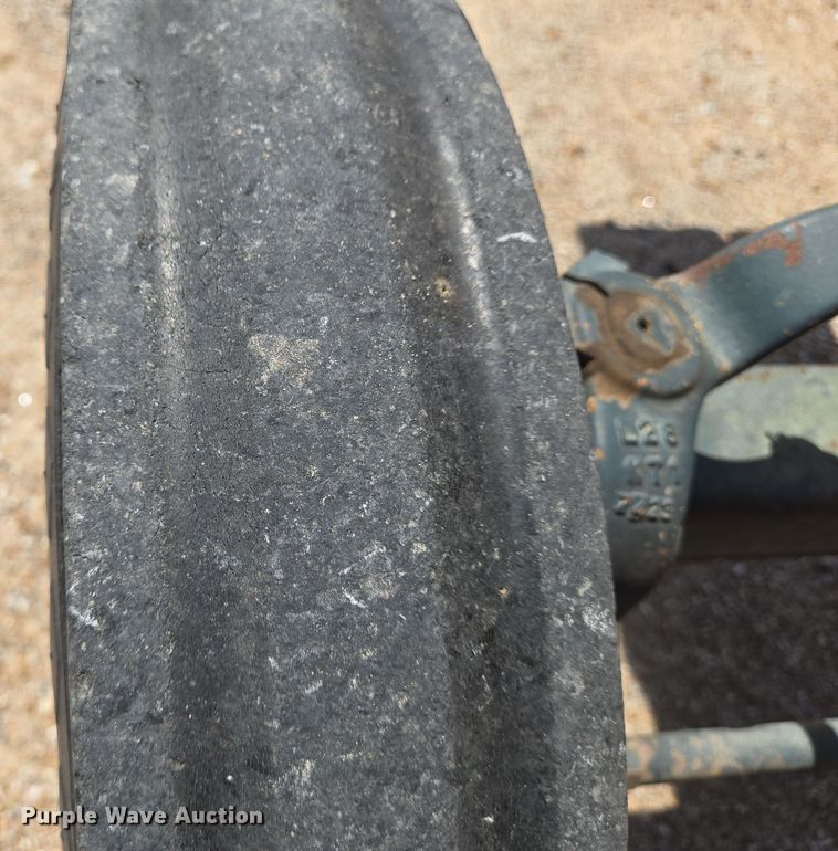 image for item EN8926 Kubota L2050 tractor