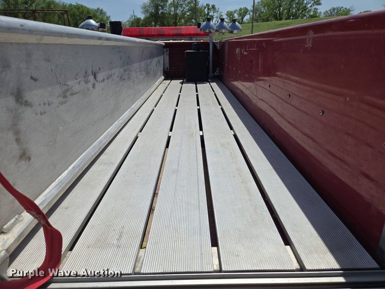 image for item EN8928 2005 Ford F550 Super Duty XL rescue pumper fire truck