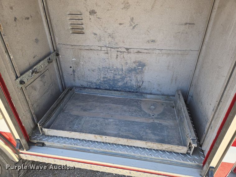 image for item EN8928 2005 Ford F550 Super Duty XL rescue pumper fire truck