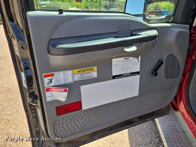 image for item EN8928 2005 Ford F550 Super Duty XL rescue pumper fire truck