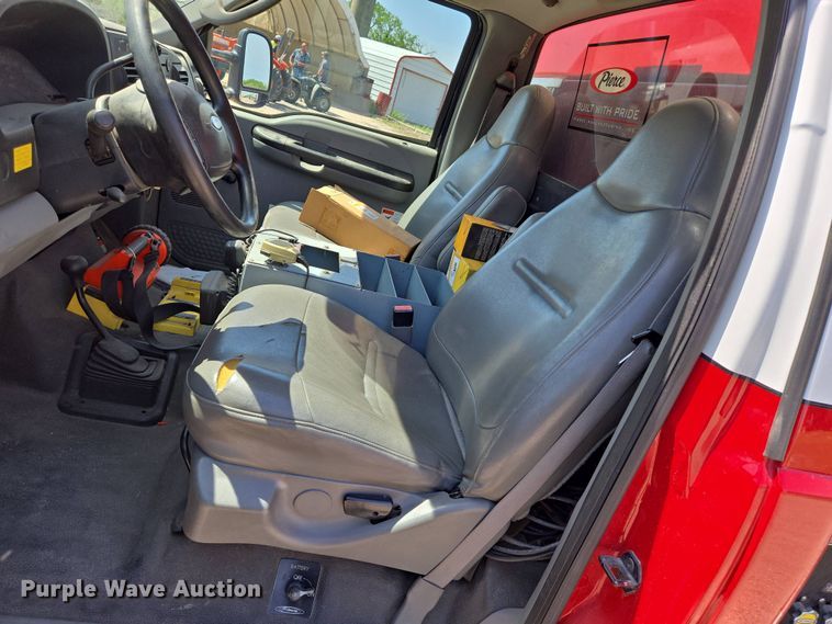 image for item EN8928 2005 Ford F550 Super Duty XL rescue pumper fire truck