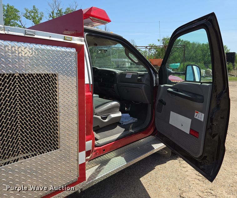 image for item EN8928 2005 Ford F550 Super Duty XL rescue pumper fire truck