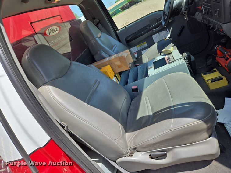 image for item EN8928 2005 Ford F550 Super Duty XL rescue pumper fire truck