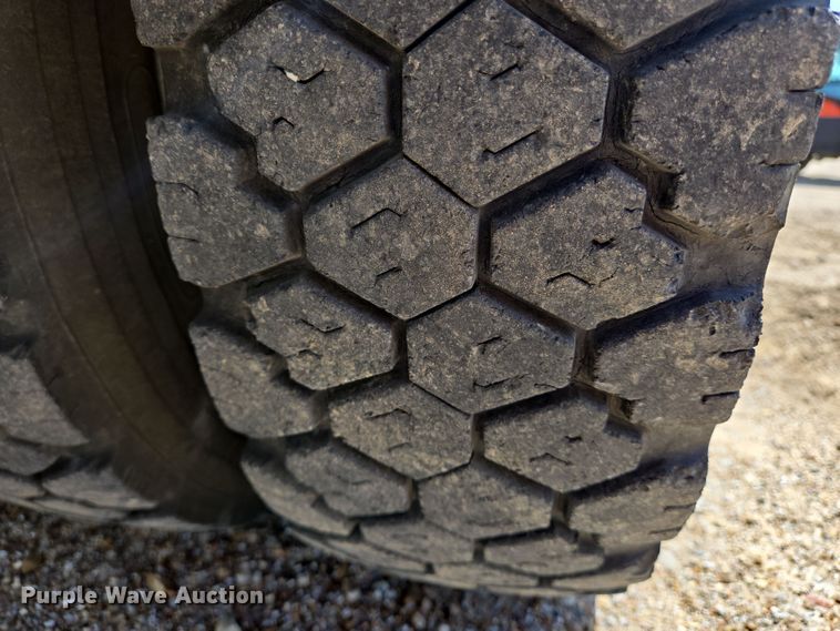 image for item EN8928 2005 Ford F550 Super Duty XL rescue pumper fire truck