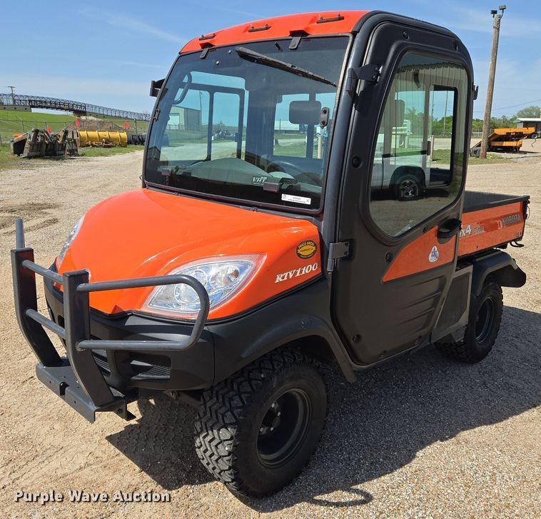 image for item EN8929 2011 Kubota RTV1100 utility vehicle