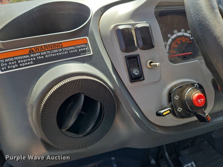 image for item EN8929 2011 Kubota RTV1100 utility vehicle