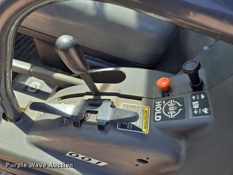 image for item EN8929 2011 Kubota RTV1100 utility vehicle