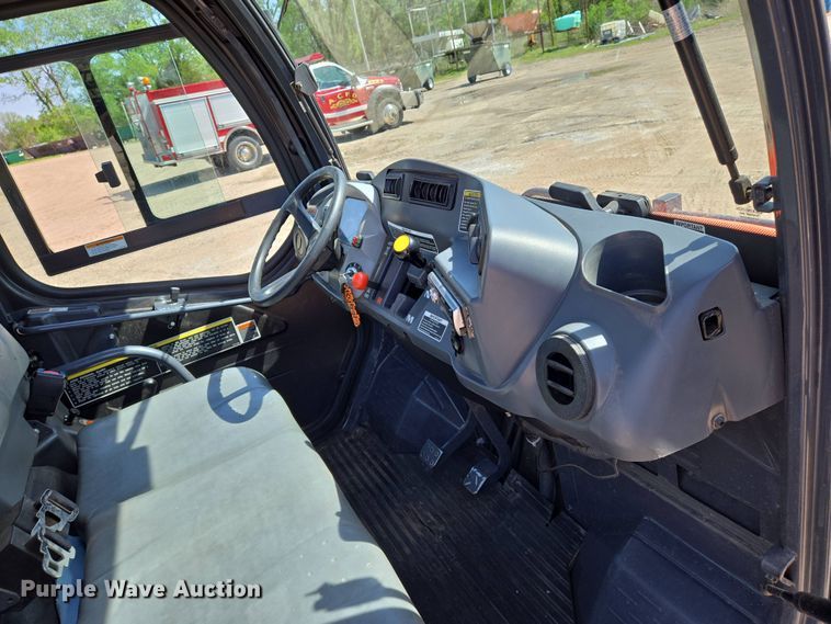 image for item EN8929 2011 Kubota RTV1100 utility vehicle