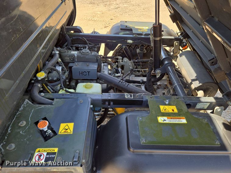 image for item EN8929 2011 Kubota RTV1100 utility vehicle