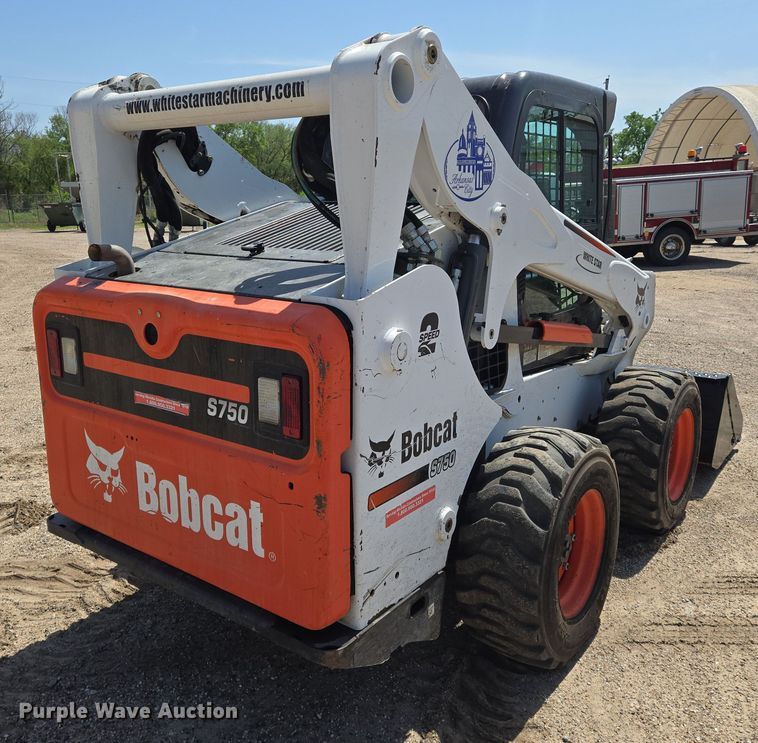 image for item EN8930 2012 Bobcat S750 skid steer loader