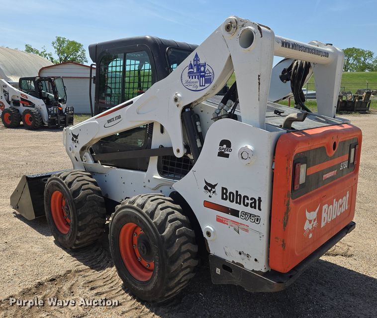 image for item EN8930 2012 Bobcat S750 skid steer loader
