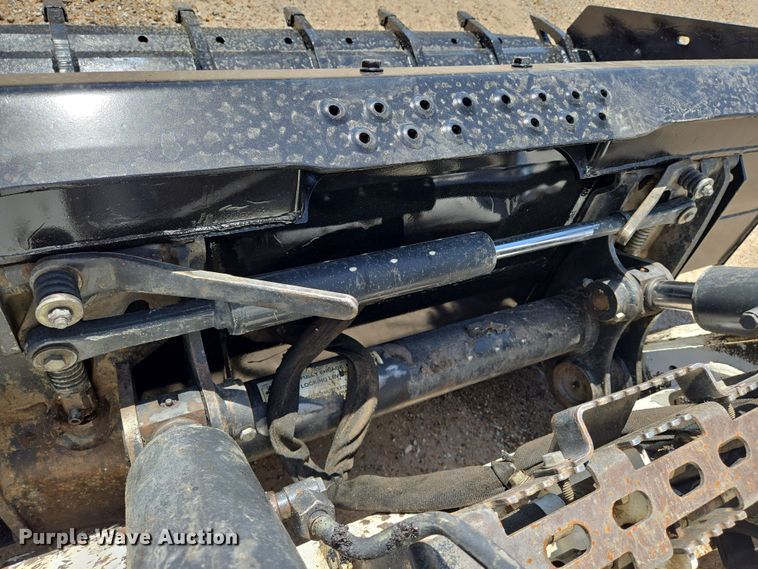 image for item EN8930 2012 Bobcat S750 skid steer loader