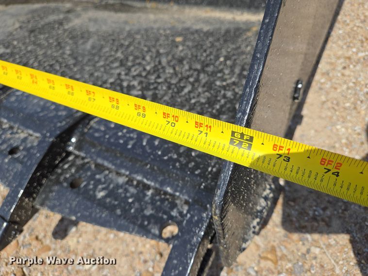 image for item EN8930 2012 Bobcat S750 skid steer loader