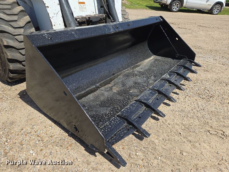 image for item EN8930 2012 Bobcat S750 skid steer loader