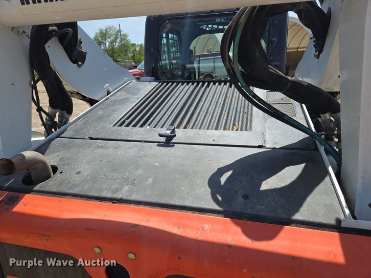 image for item EN8930 2012 Bobcat S750 skid steer loader