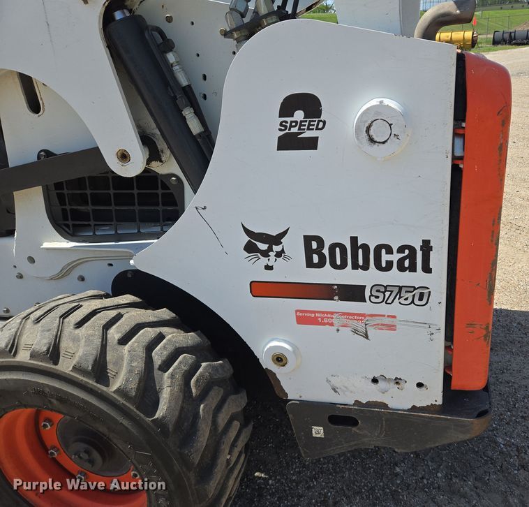 image for item EN8930 2012 Bobcat S750 skid steer loader