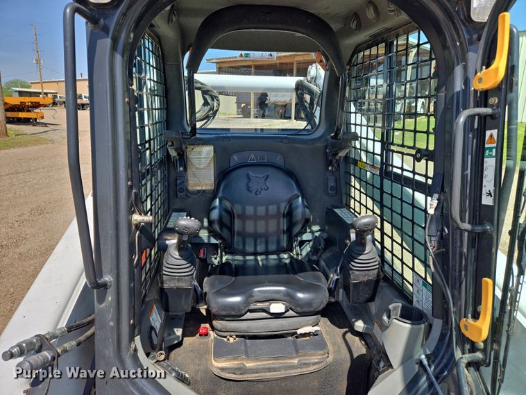 image for item EN8930 2012 Bobcat S750 skid steer loader