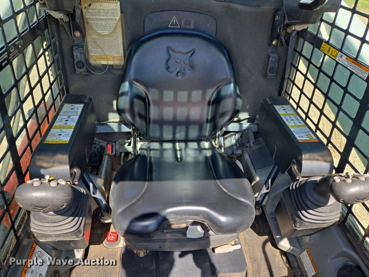 image for item EN8930 2012 Bobcat S750 skid steer loader