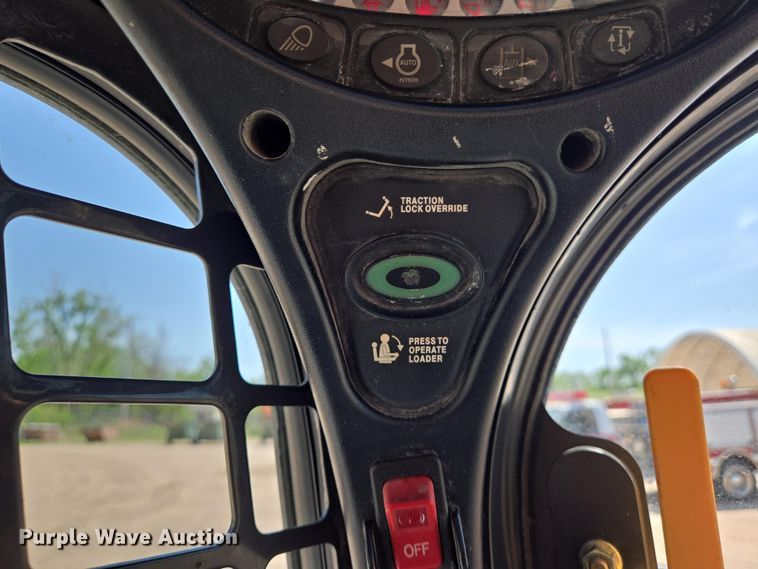 image for item EN8930 2012 Bobcat S750 skid steer loader