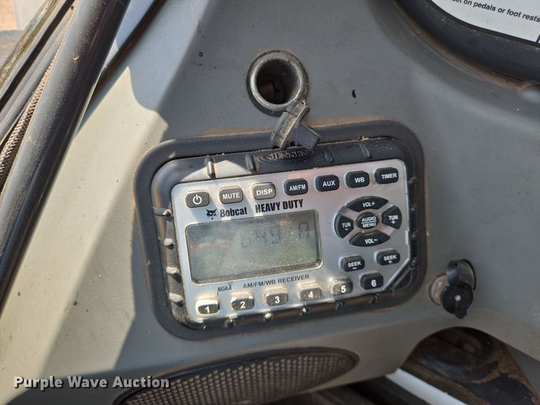 image for item EN8930 2012 Bobcat S750 skid steer loader