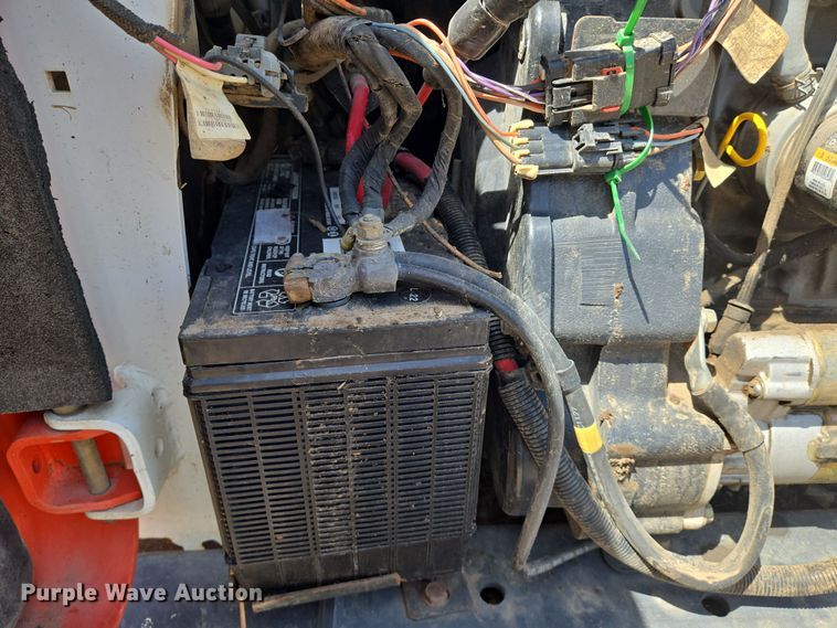 image for item EN8930 2012 Bobcat S750 skid steer loader