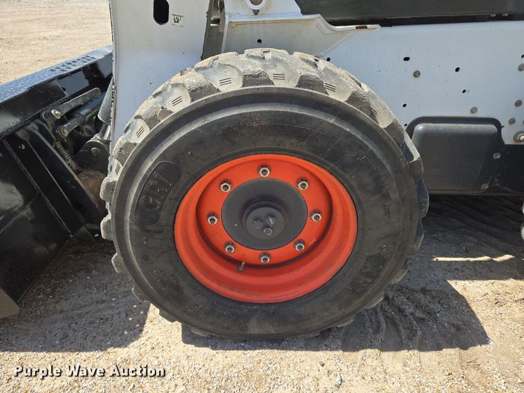 image for item EN8930 2012 Bobcat S750 skid steer loader