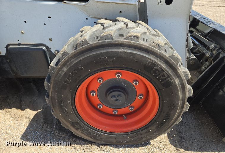 image for item EN8930 2012 Bobcat S750 skid steer loader