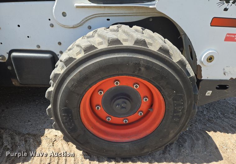 image for item EN8930 2012 Bobcat S750 skid steer loader