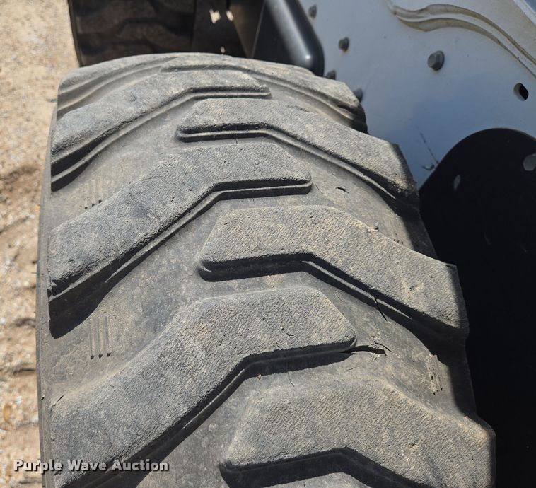 image for item EN8930 2012 Bobcat S750 skid steer loader