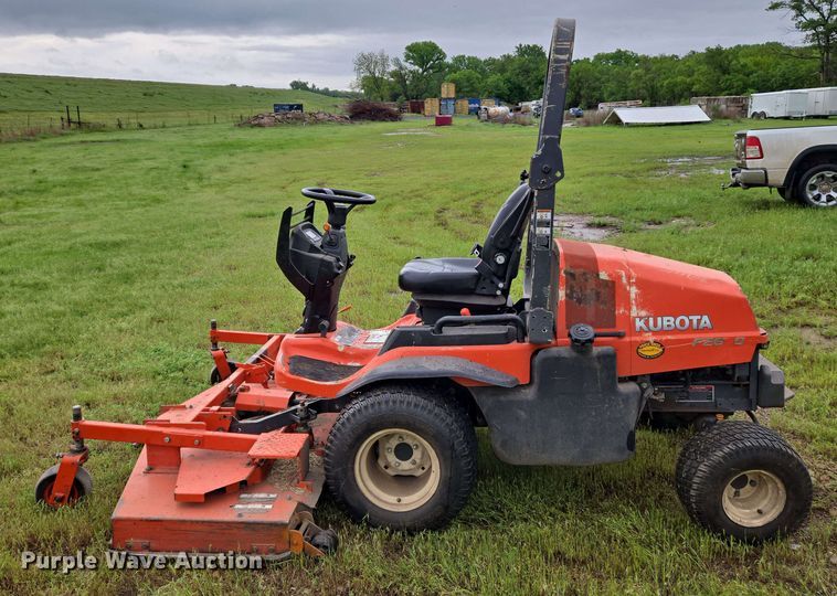 image for item EN8957 2015 Kubota F2690 lawn mower